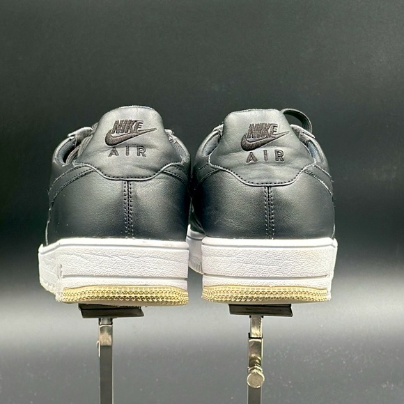 Nike Air Force 1. Size 11.5. Mens. Black/white. Excellent condition!! - Picture 3 of 4
